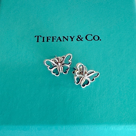 🦋 VINTAGE Tiffany & Co. Elegant Silver Butterfly Earrings Open Hearts Design - Picture 1 of 8